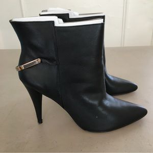 Cynthia Rowley leather boots size 10